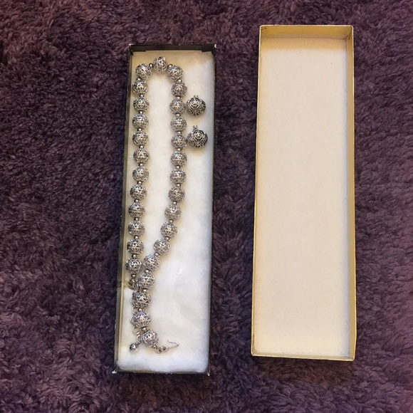 Monet Jewelry - NWOT Beautiful VINTAGE Silver Jewelry Set